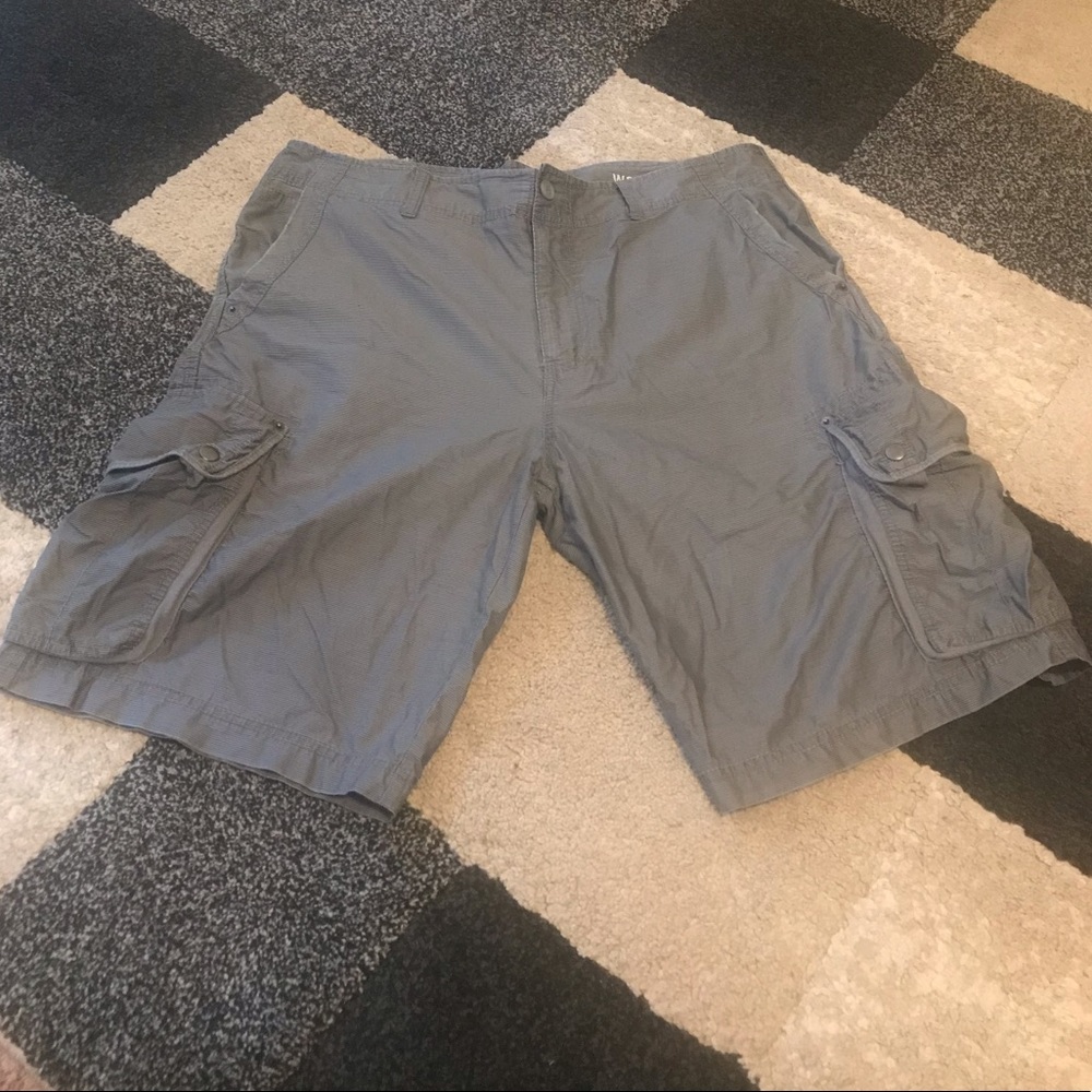 🔥MOSSIMO SUPPLY CO. GREY CARGO SHORTS 🔥